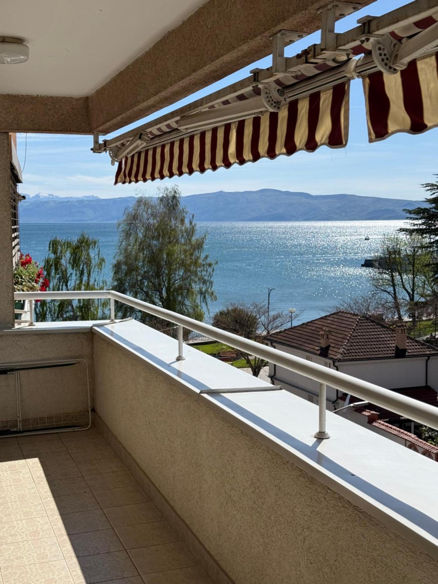 Exclusive Apartments With Lake View Охрид Екстериор снимка